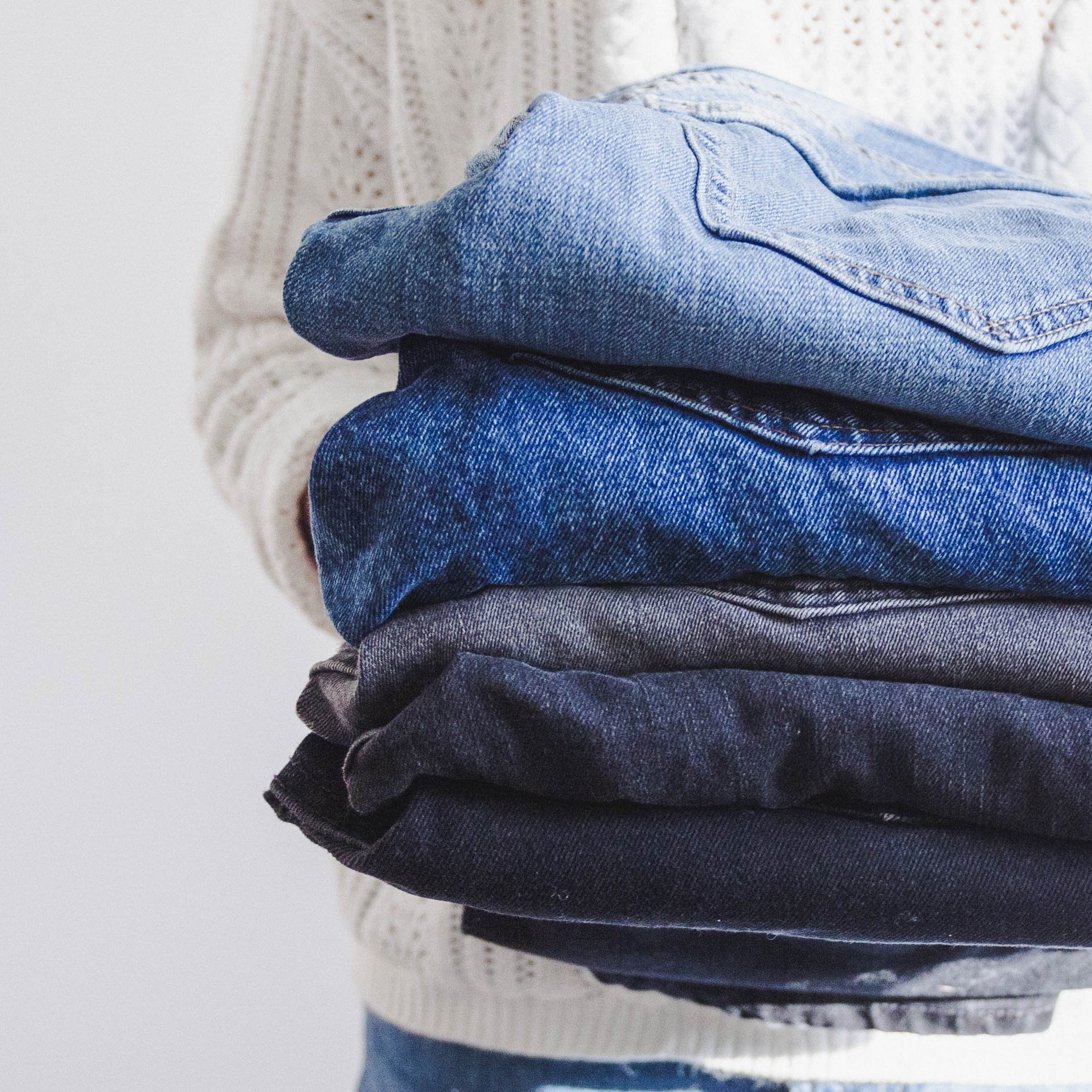 Como Escolher o seu Jeans Perfeito: Um Guia Completo das Modelagens Jeans