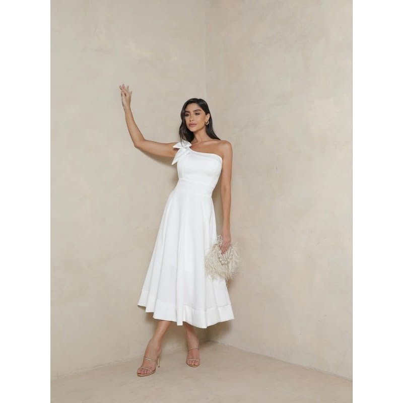 Vestido um ombro só com laço