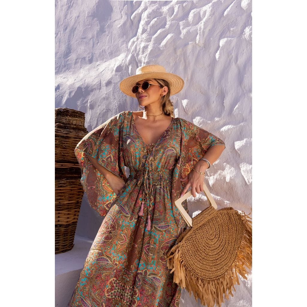 10 Vestidos Atemporais que Toda Mulher Deve Ter: Transforme Seu Guarda-Roupa com Elegância