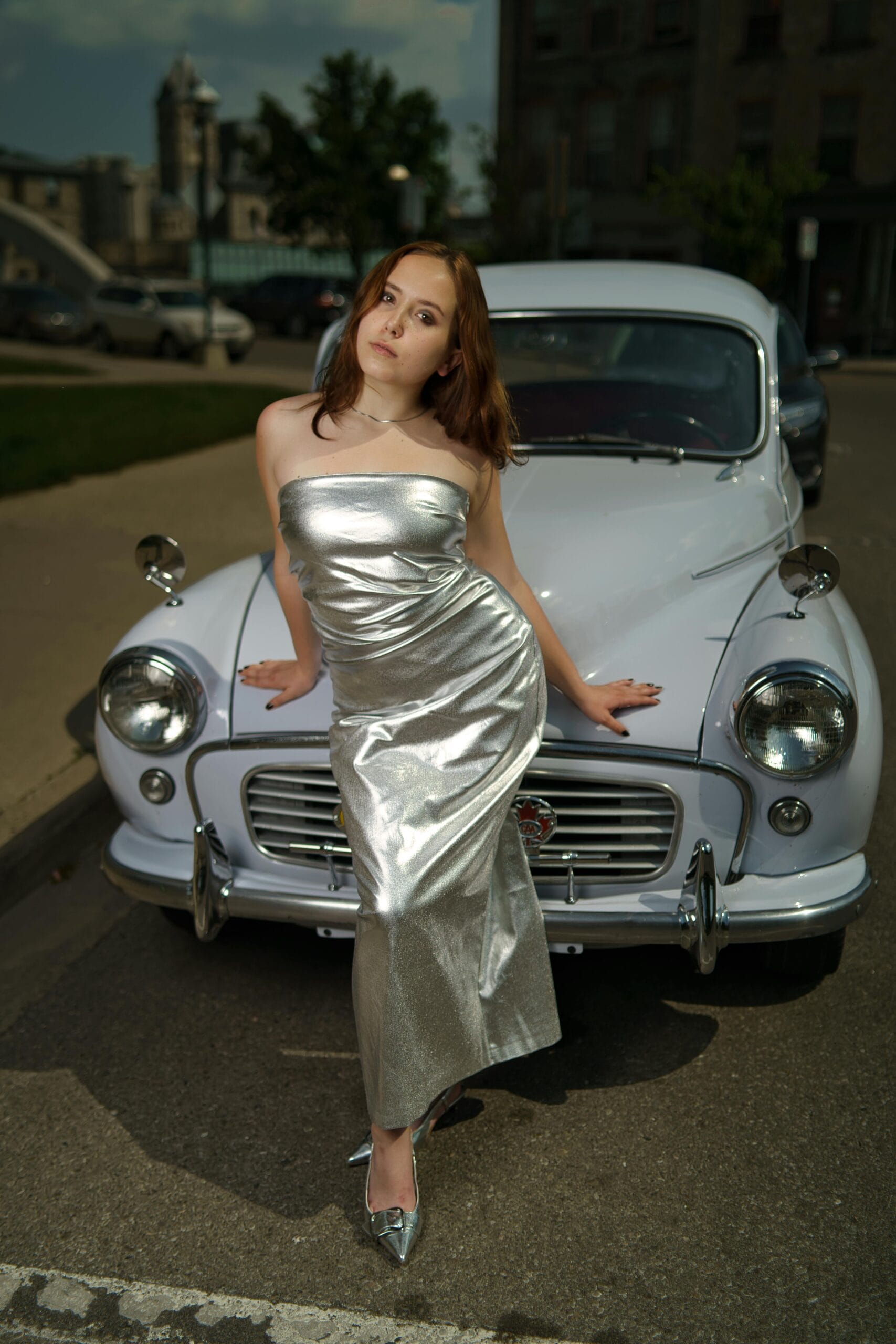 Dicas de Moda para Baixinhas: Como Alongar a Silhueta e Arrasar no Estilo!